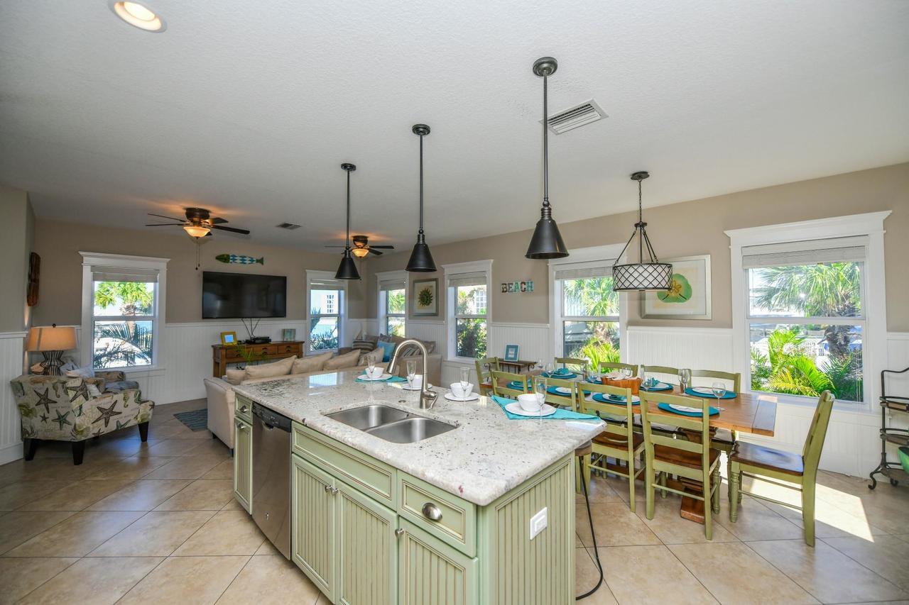 Nautical Tides Villa Bradenton Beach Exterior photo