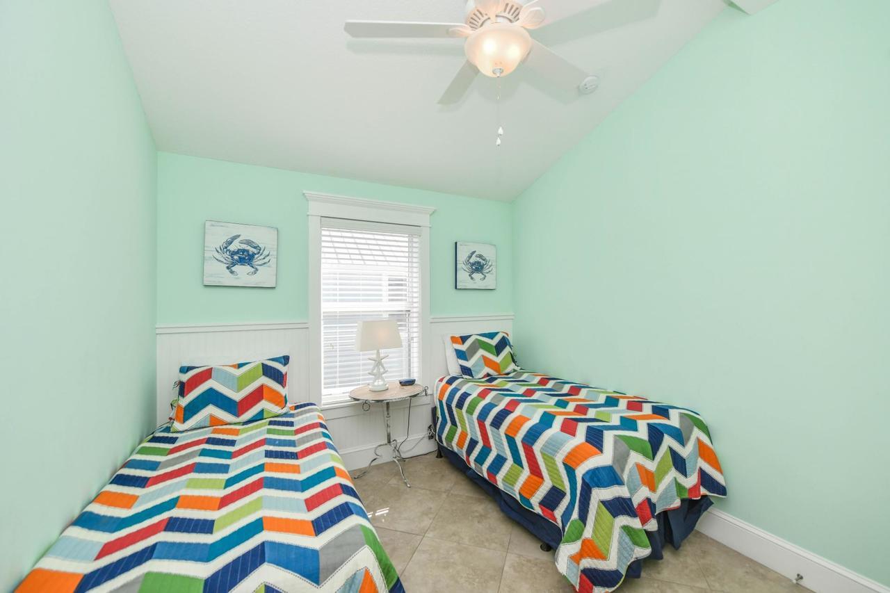 Nautical Tides Villa Bradenton Beach Exterior photo